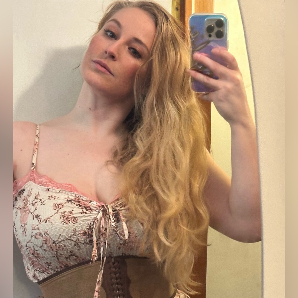Meet your Posher, Danielle
